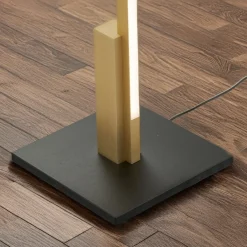 Quitani Talon LED-gulvlampe i anodiseret mat messing