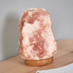 ROCK saltlampe spreder hyggeligt lys^Wagner Life New