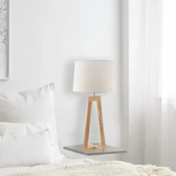 Aluminor Sacha LT bordlampe i stof og træ