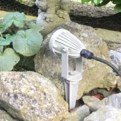 Sendling LED-lampe med jordspyd lavet af trykstøbt aluminium^Ledino Outlet