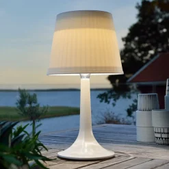 Konstsmide Dekorationsbelysning|Terrassebelysning>Soldreven LED bordlampe Assisi Sitra, i hvid