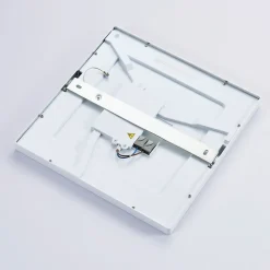 Arcchio Solvie LED-loftlampe, sølv, kantet, 30 x 30 cm