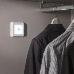 Müller-Licht Underskabsbelysning>Square Light møbelpåbygningslampe, sensor, kantet