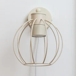 HELAM STARLIGHT væglampe, cremehvid 1 lyskilde Ø 18 cm metalstik