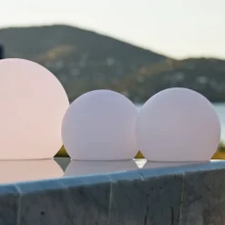 Svævende LED-dekorationslyskugle^Smart&Green