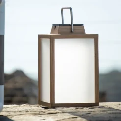 Les Jardins Tradition teak LED-solcellelanterne Højde 40 cm