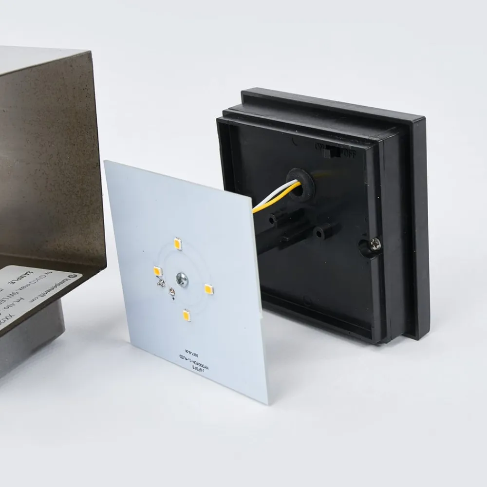 Lindby Solcellelamper>Tyson LED-væglampe solcelle, kantet satineret