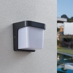 Lindby Udendørs LED-væglampe Adenike uden sensor