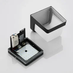 Lindby Udendørs LED-væglampe Adenike uden sensor