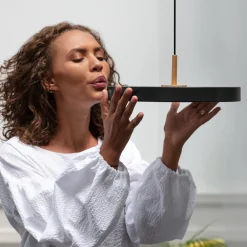 Asteria mini hængelampe, messing, sort^UMAGE