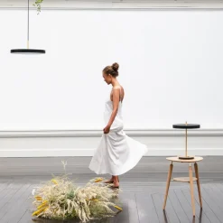 LED-bordlampe Asteria Table, USB, sort/messing^UMAGE Hot