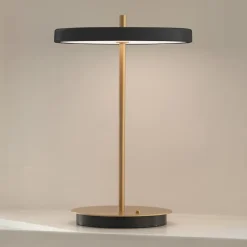 UMAGE Bordlamper>LED-bordlampe Asteria Move sort/messing 31 cm