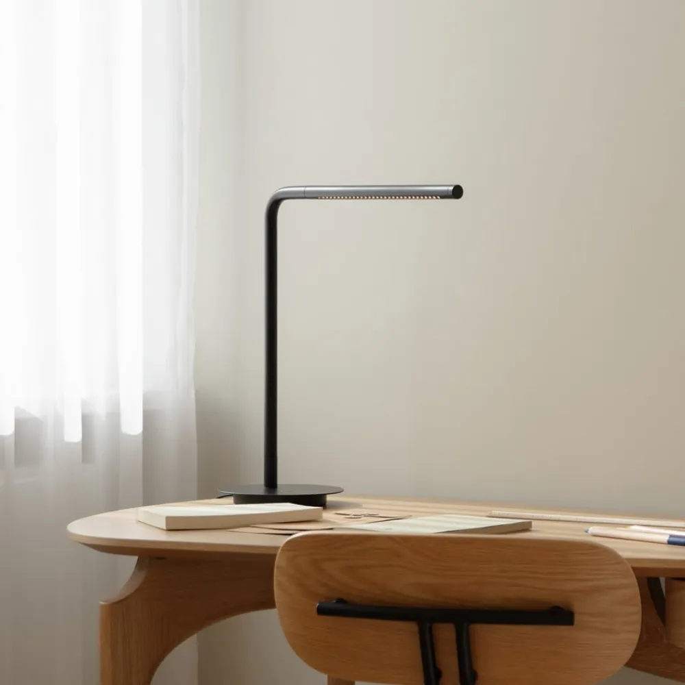 UMAGE Arbejdsrum/Kontor>LED-bordlampe Omni, sort Højde 46 cm Metal drejelig