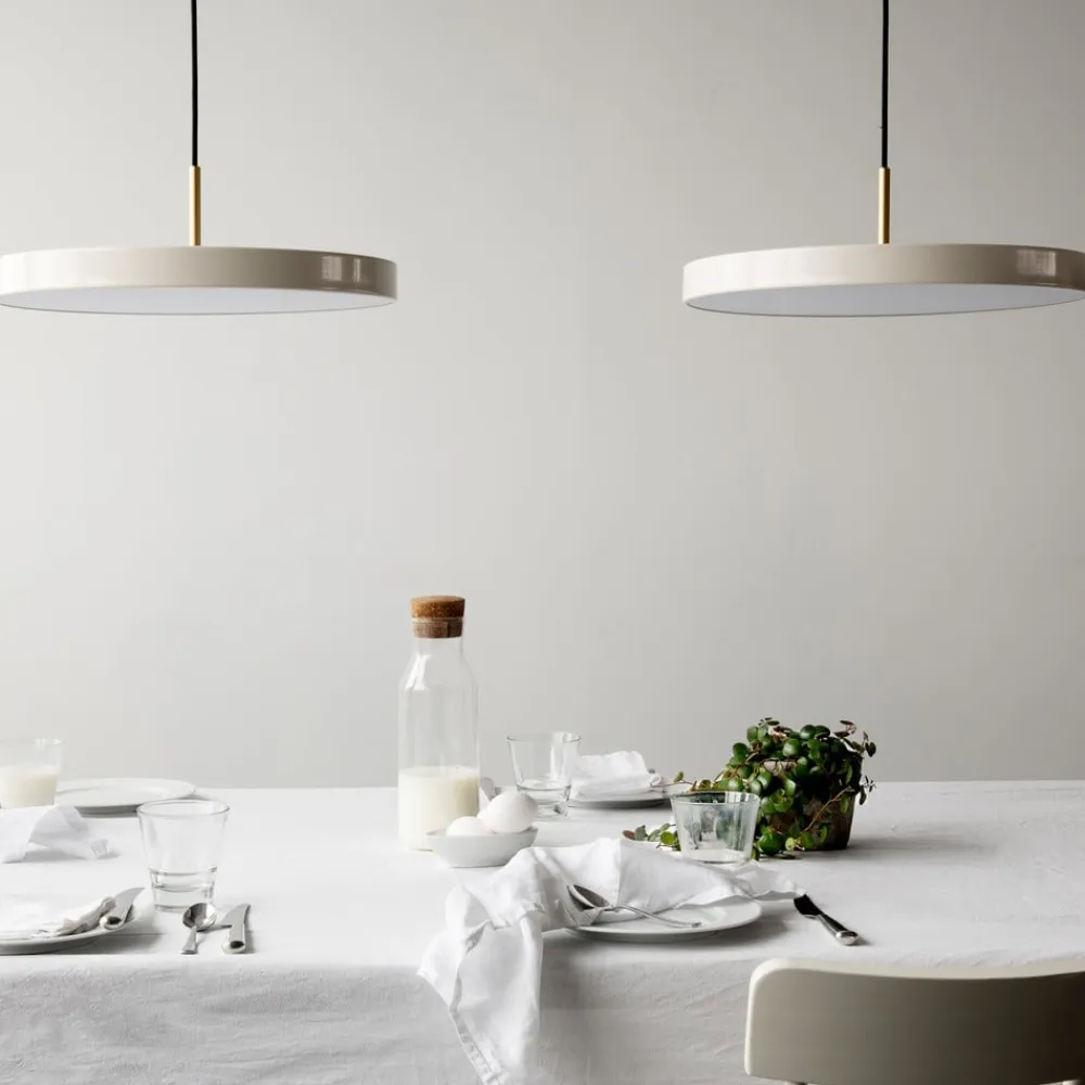 UMAGE LED-hængelampe Asteria Medium perlemor/messing Ø 43 cm