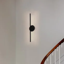 UMAGE Væglamper>LED-væglampe Omni, sort, længde 74 cm