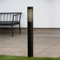 Konstsmide Vejlampe Pistoia, sort, højde 95 cm, metal, IP54