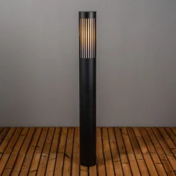 Konstsmide Vejlampe Pistoia, sort, højde 95 cm, metal, IP54