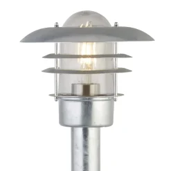 Vejlampe X Conrad, sølv, IP44, højde 51 cm, stål^Searchlight