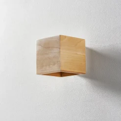SOLLUX LIGHTING Væglamper>Væglampe Ara som terning i træ