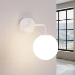 SOLLUX LIGHTING Væglampe Astral, hvid, udspring 22 cm, stål/glas