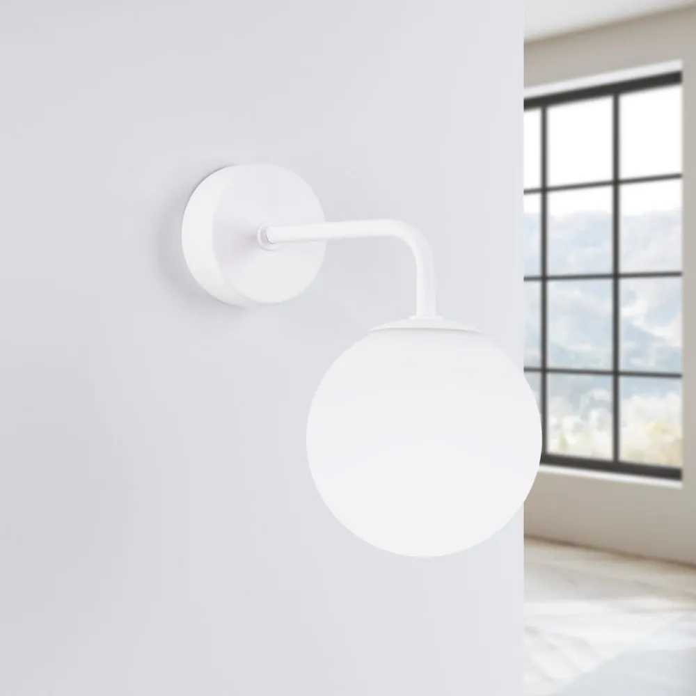 SOLLUX LIGHTING Væglampe Astral, hvid, udspring 22 cm, stål/glas