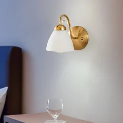 Lamkur Væglampe Miranda med glasskærm, messing