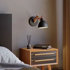 Lamkur Væglamper|Væglamper>Væglampe Skansen, træarm justerbar, sort