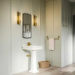 Væglampe til badeværelset Wellington1, messing, 1 lyskilde, højde 40 cm^Quintiesse