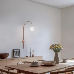 ALDEX Væglampe Una, metal, glas, koralrød