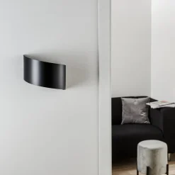 Væglampe Vero i lakeret stål, sort^EMIBIG LIGHTING