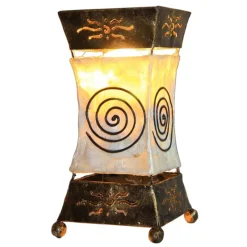 Woru Xenia bordlampe med spiralmotiv