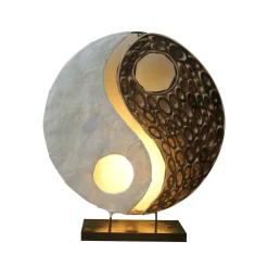 Woru Ying Yang bordlampe fremstillet af naturmaterialer, 30 cm
